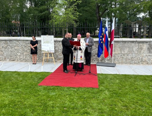 Blagoslov in odprtje parka slovenskih himen